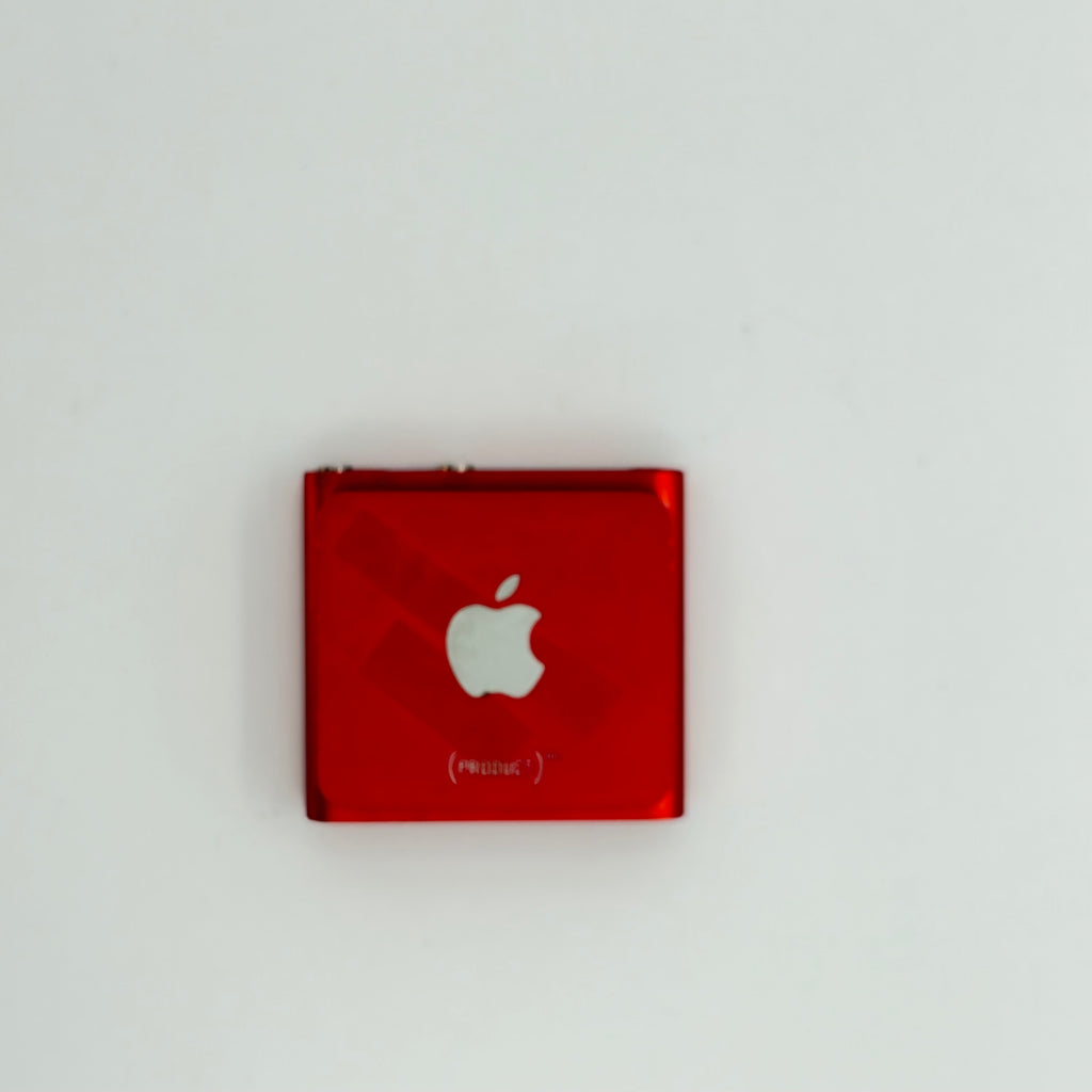 iPod Shuffle 4th gen red - detail view